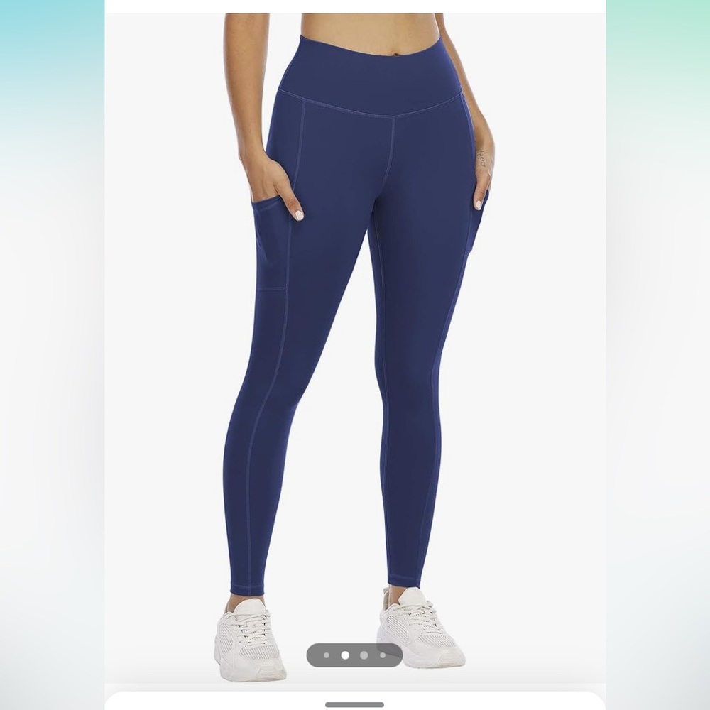 Athvotar size small navy leggings. {1184}
